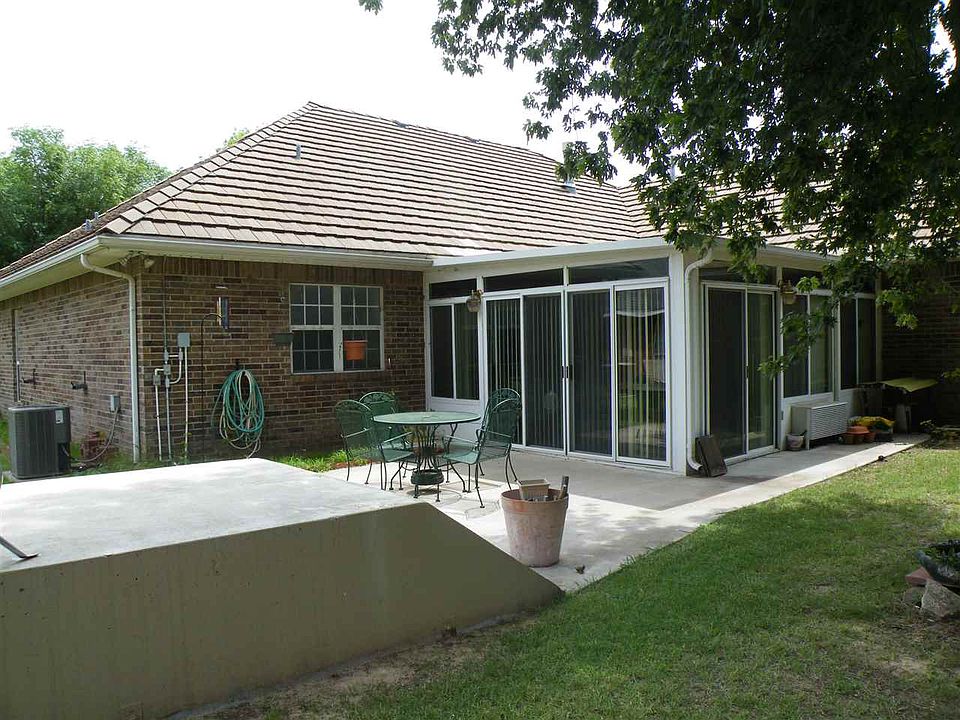 2nd image of 2412 Weycroft