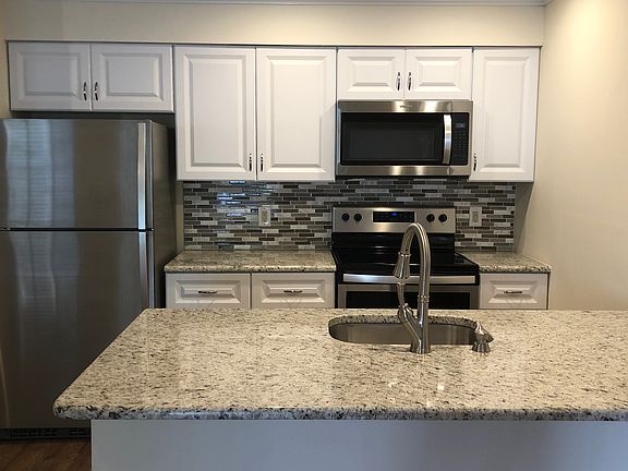 GRANITE BREAKFAST BAR