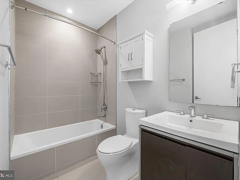 1474 Belmont St NW #2 — Photo 8
