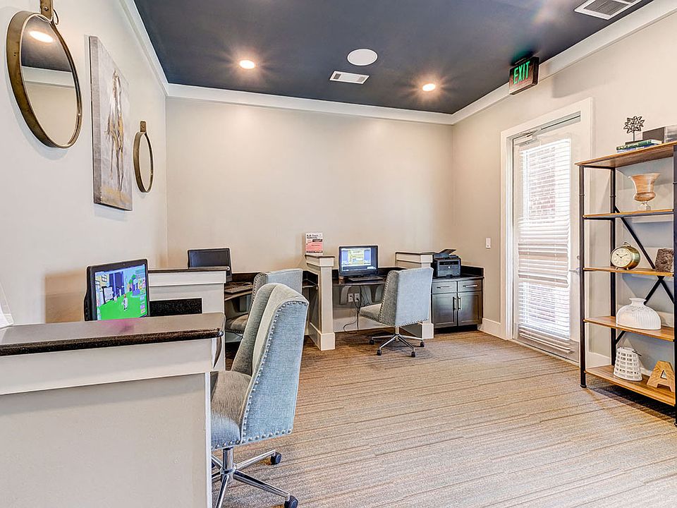 Business center with complimentary wifi, computers and printers.