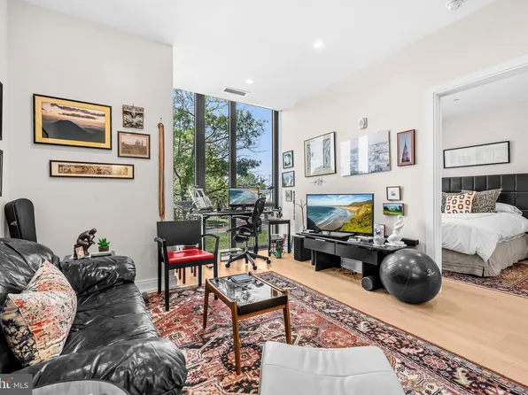 1111 Pennsylvania Ave SE Unit 205, Washington, DC 20003