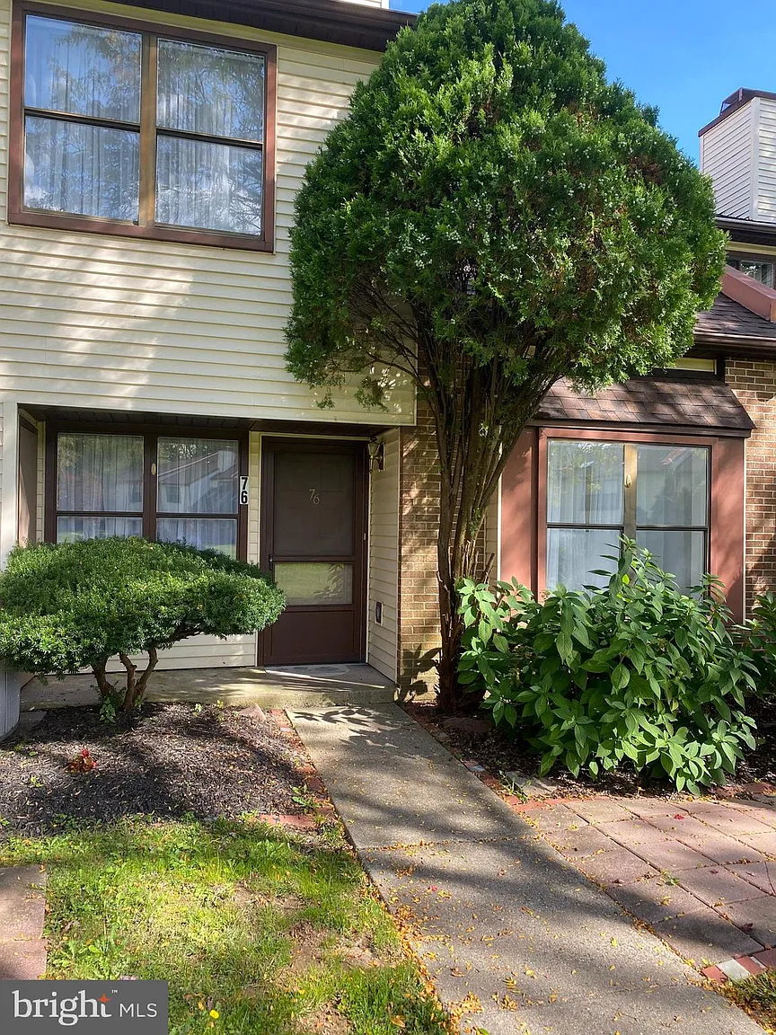 76 Heather Ct photo 1