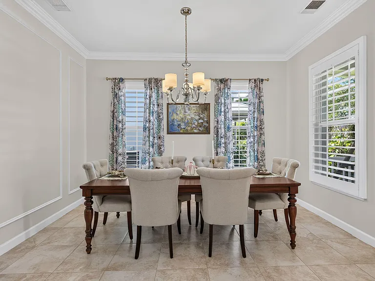 10542 SW Westlawn Blvd — Photo 10