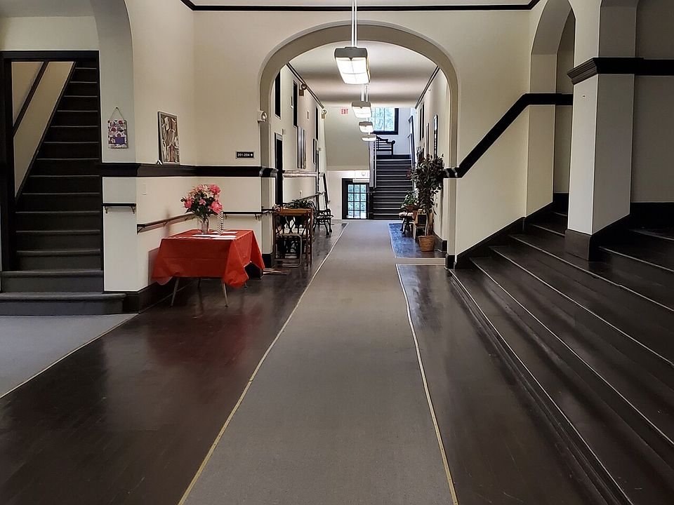 1st image of 600 E 8th St #674281