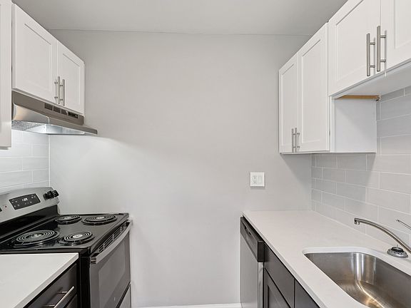 Elevate your lifestyle at Mt. Vernon Apartments with modern kitchens featuring sleek countertops and ample cabinet space. Enjoy convenient amenities and a welcoming community atmosphere. Schedule your tour today to see your new home!