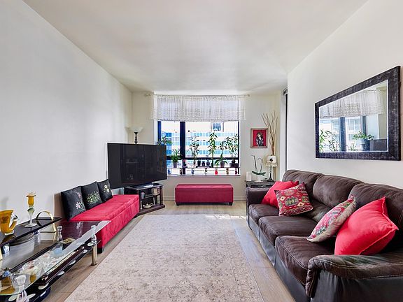 4th image of 788 Richards St #1805