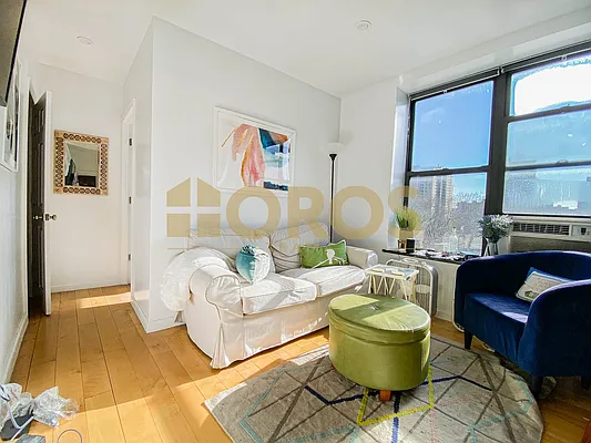 Rented by City Connections Realty | media 3