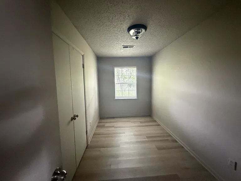 905 Maple Dr — Photo 9