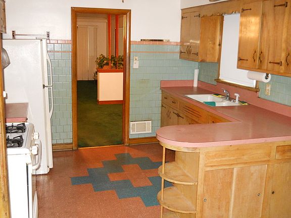 3rd image of 9016 S Luella Ave