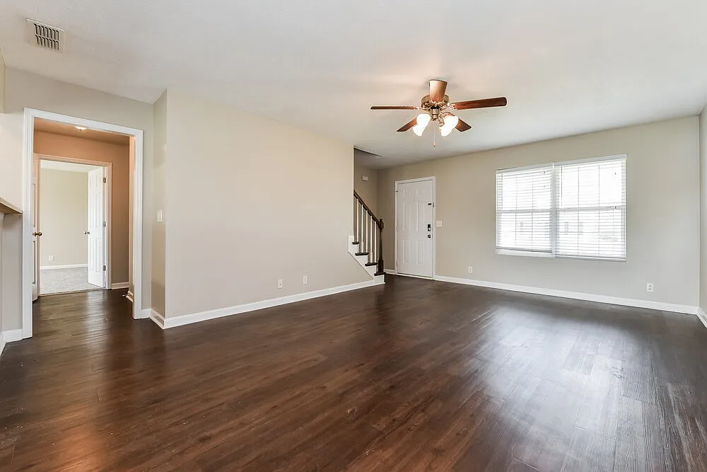 4 bed, 2.5 bath, 1888 sqft, $2,380 — Photo 4