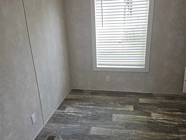 2300 Lafayette Ave #6 — Photo 11