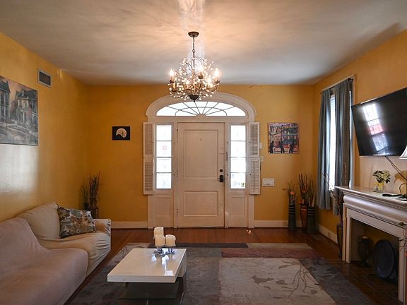 3rd image of 3316 Upperline St #201