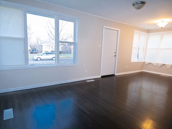 4th image of 14408 Woodlawn Ave