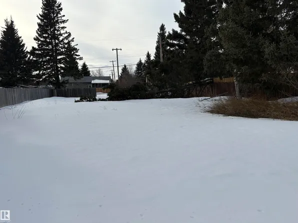 5530 49th St, Elk Pt, AB T0A 1A0