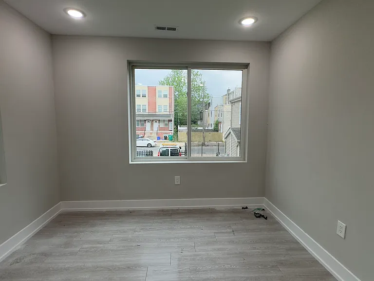 649-1 N 35th St #202A — Photo 26