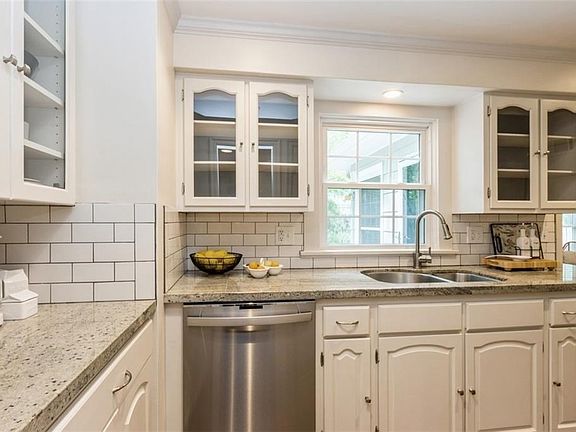 4th image of 4107 W 69th St