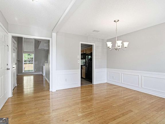 5th image of 570 Ashland Pkwy