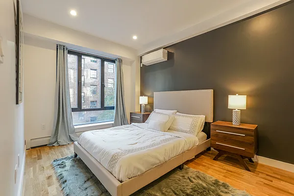 Rented by Bond New York | media 73