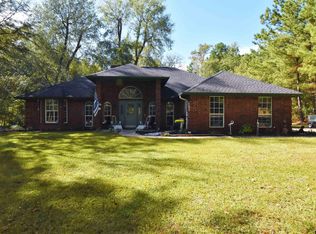 20464 Tara Cir, Troup, TX 75789
