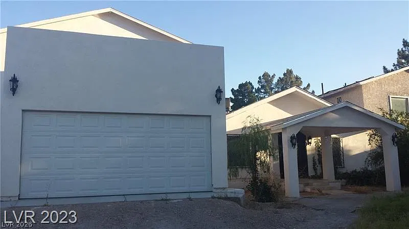 2 bed, 1.5 bath, 4238 sqft, $2,495 — Photo 1
