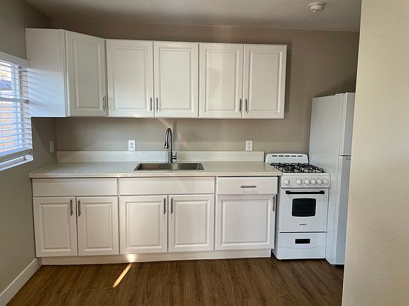 3rd image of 4286 Gibraltar St