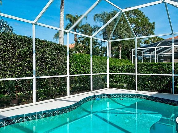 3rd image of 5113 Redbriar Ct