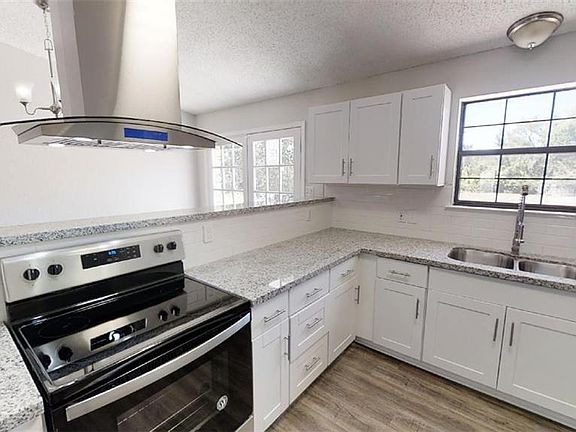 4th image of 343 Leisure Ln