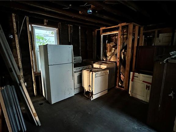 4th image of 4411 E 10th St