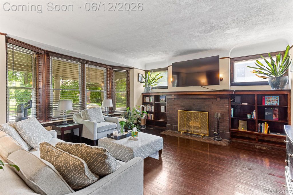 7641 La Salle Blvd, Detroit, MI - View 2