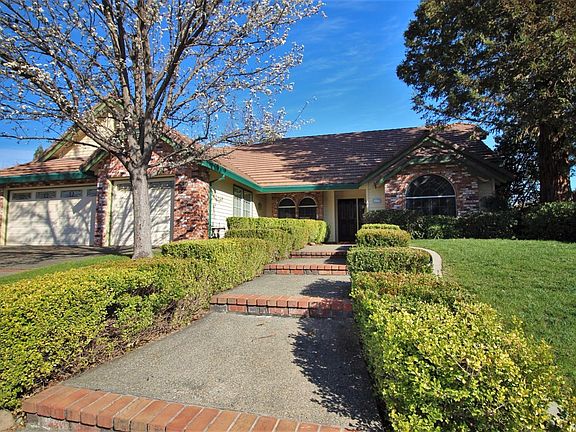 2nd image of 1607 Champion Oaks Dr