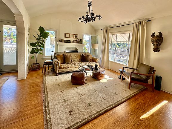 2nd image of 1623 Grafton St #1621-1/2