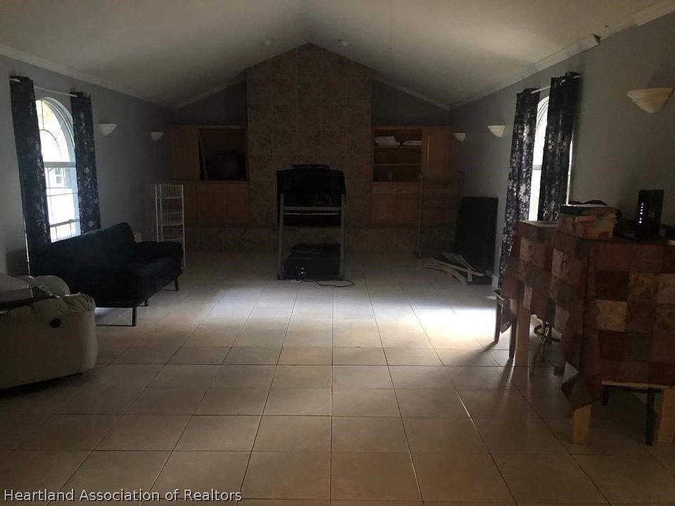 2nd image of 4121 Viscaya St