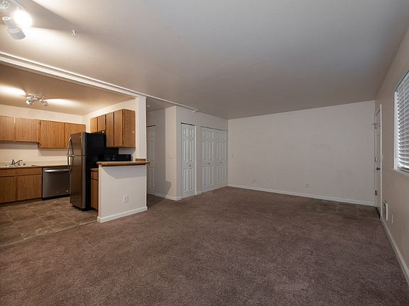3rd image of 3617 Hoyt Ave APT 102