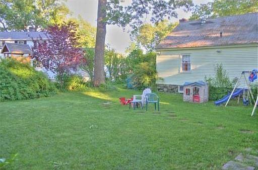 4th image of 33 Oakwood Ave