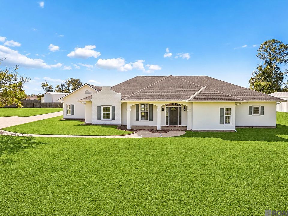 1st image of 14377 Lazy Oaks Dr