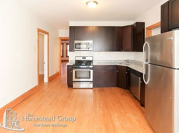 3rd image of 3541 N Claremont Ave #_0ne