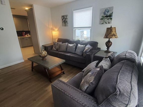 3rd image of 75 Broughton Ave Floor 1