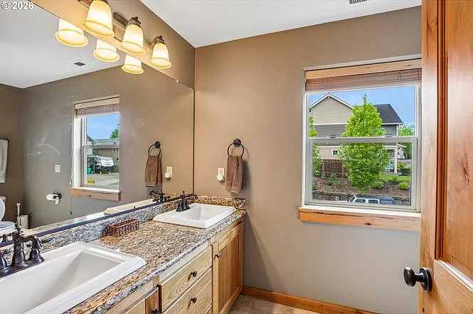 286 SE Condor Dr — Photo 19