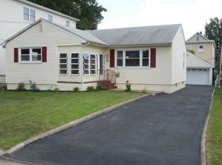 12 E 12th St, Linden, NJ 07036