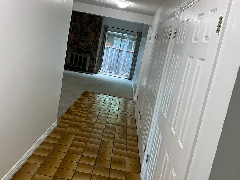 1277 E Fremont Ter — Photo 15