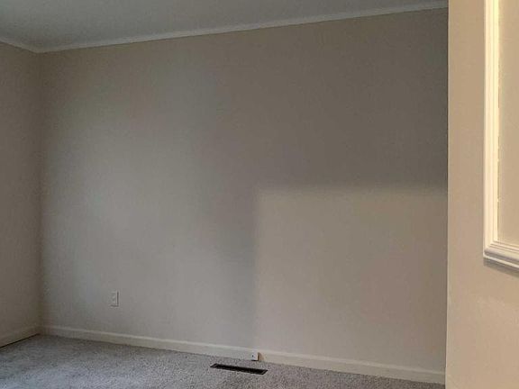 4th image of 10230 Corning Ave