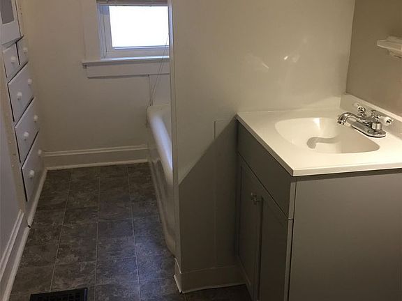 4th image of 1523 Republic Ave
