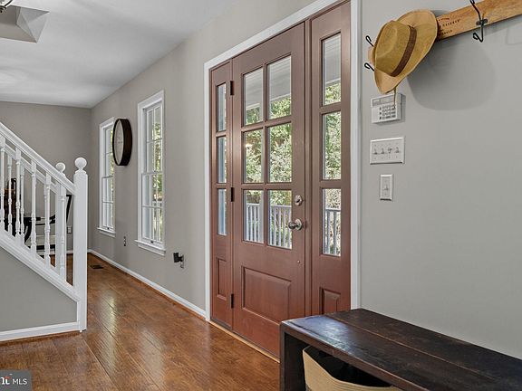 3rd image of 36611 Fox Haven Ln