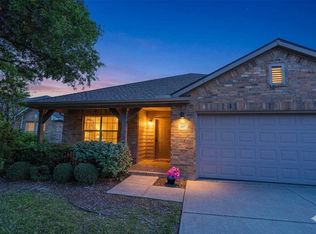 437 Sandy Creek Dr, Fort Worth, TX 76131