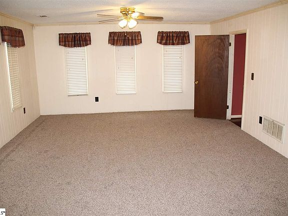 3rd image of 327 Berea Forest Cir