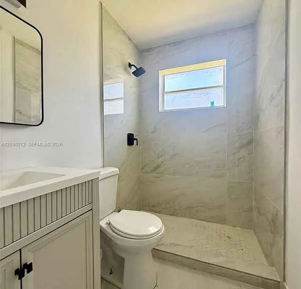 730 SW 5th Ave — Photo 2