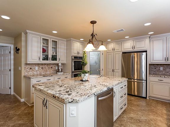 4th image of 1576 Willow Oaks Dr