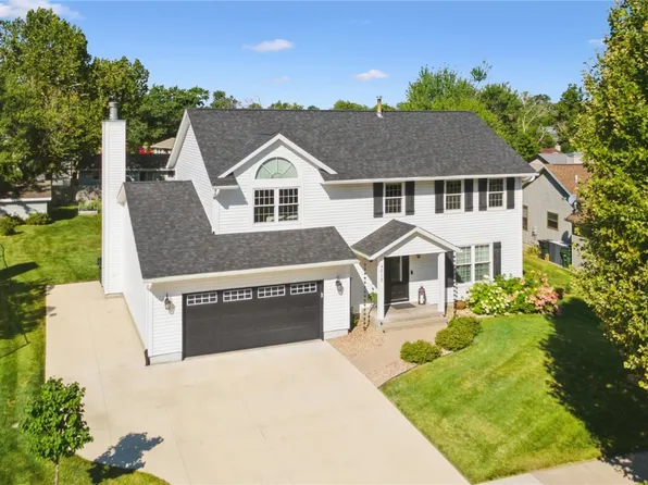 4515 Coventry Ln NE, Cedar Rapids, IA 52402