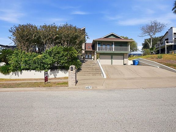 3rd image of 857 Cliff Dr