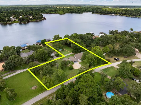 245 Lakeland Rd, Huntsville, TX 77320